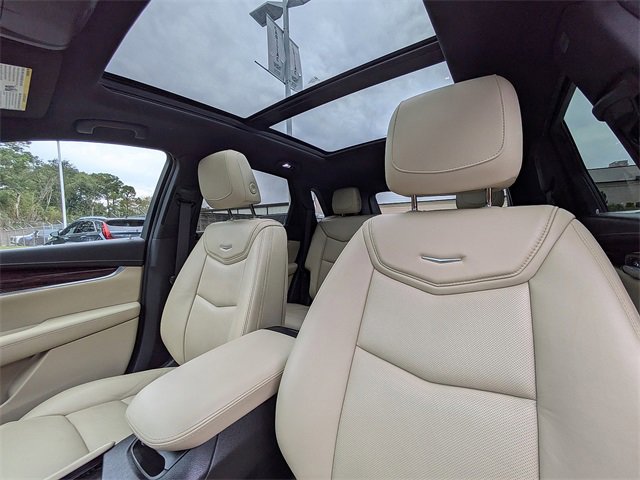 Used 2017 Cadillac XT5 Luxury w/ Driver Awareness Package image 22