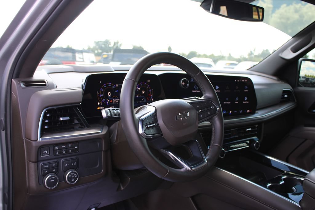 Used 2025 Chevrolet Tahoe Z71 w/ Comfort Package AWD/4WD image 27