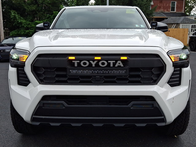 Used 2024 Toyota Tacoma SR RWD image 2