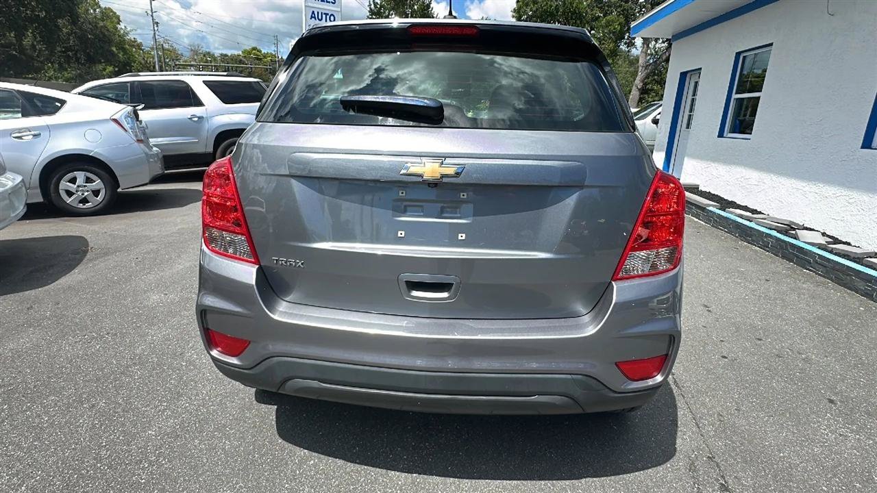 Used 2020 Chevrolet Trax LS FWD image 11