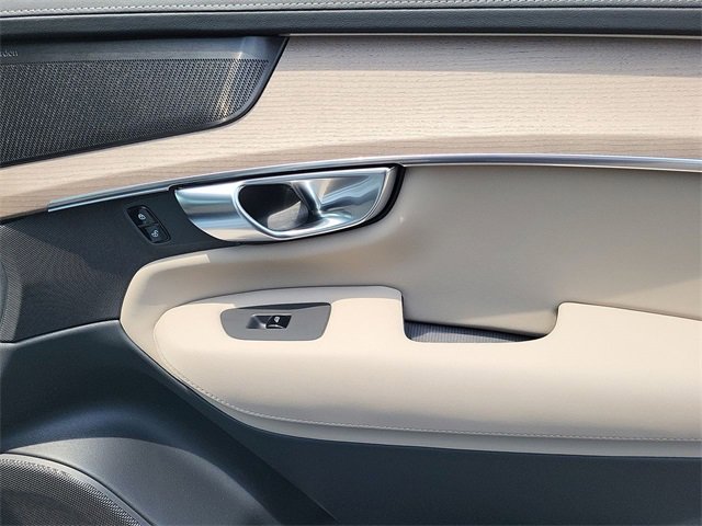 New 2026 Volvo XC90 T8 Plus image 18