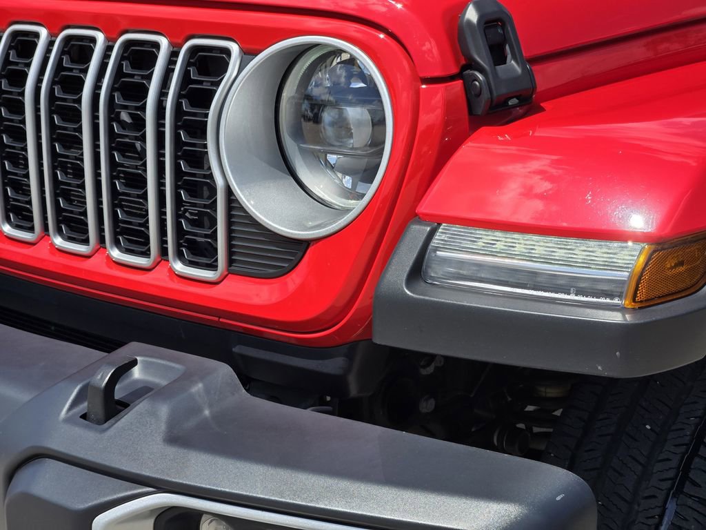 Used 2025 Jeep Wrangler Unlimited Sahara w/ Safety Group AWD/4WD image 15