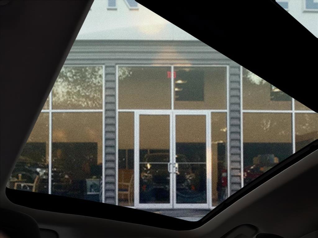 Used 2021 Ford Escape SE w/ SE Sport Appearance Package image 12