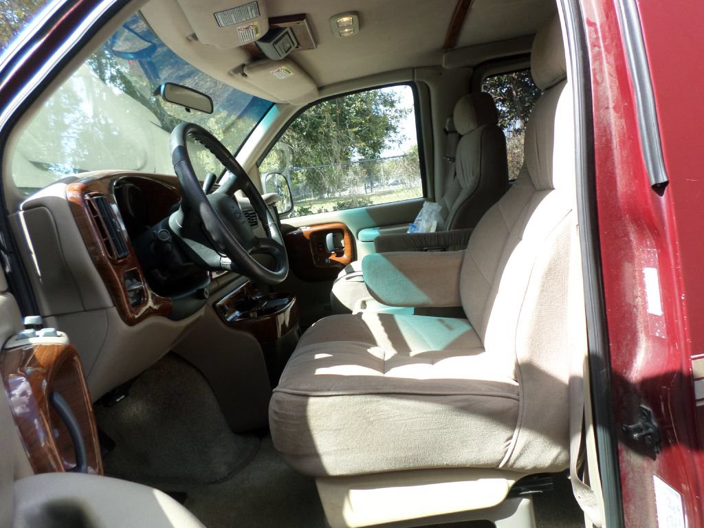 Used 2000 Chevrolet Express 1500 RWD image 14