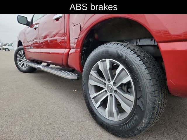 Used 2018 Nissan Titan SL image 17