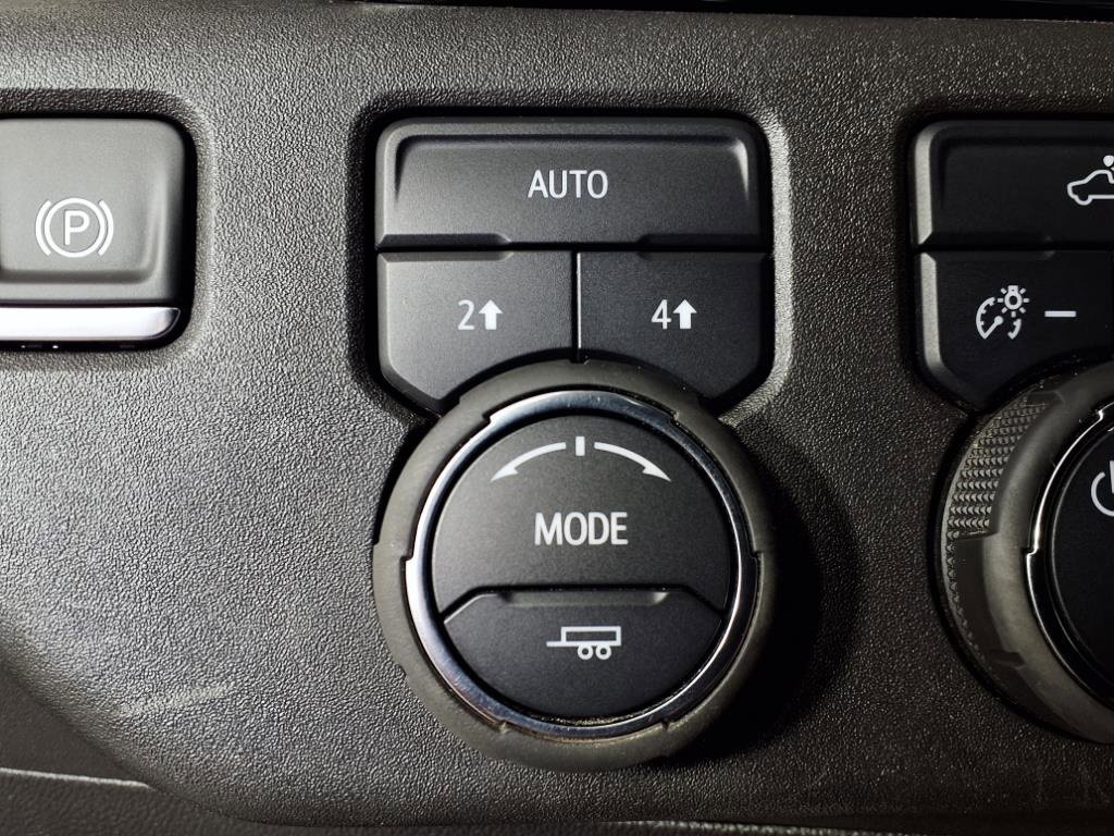 Used 2025 Chevrolet Silverado 1500 LT image 7