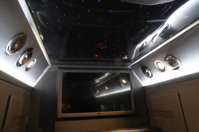 Used 2018 Mercedes-Benz Sprinter 2500 image 10