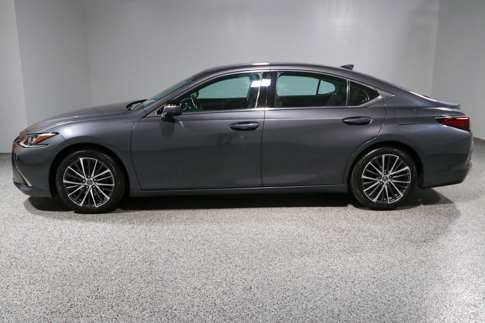 Used 2024 Lexus ES 350 w/ Premium Package FWD image 10