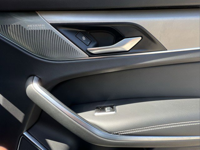 Used 2025 Jaguar F-PACE R-Dynamic S image 22