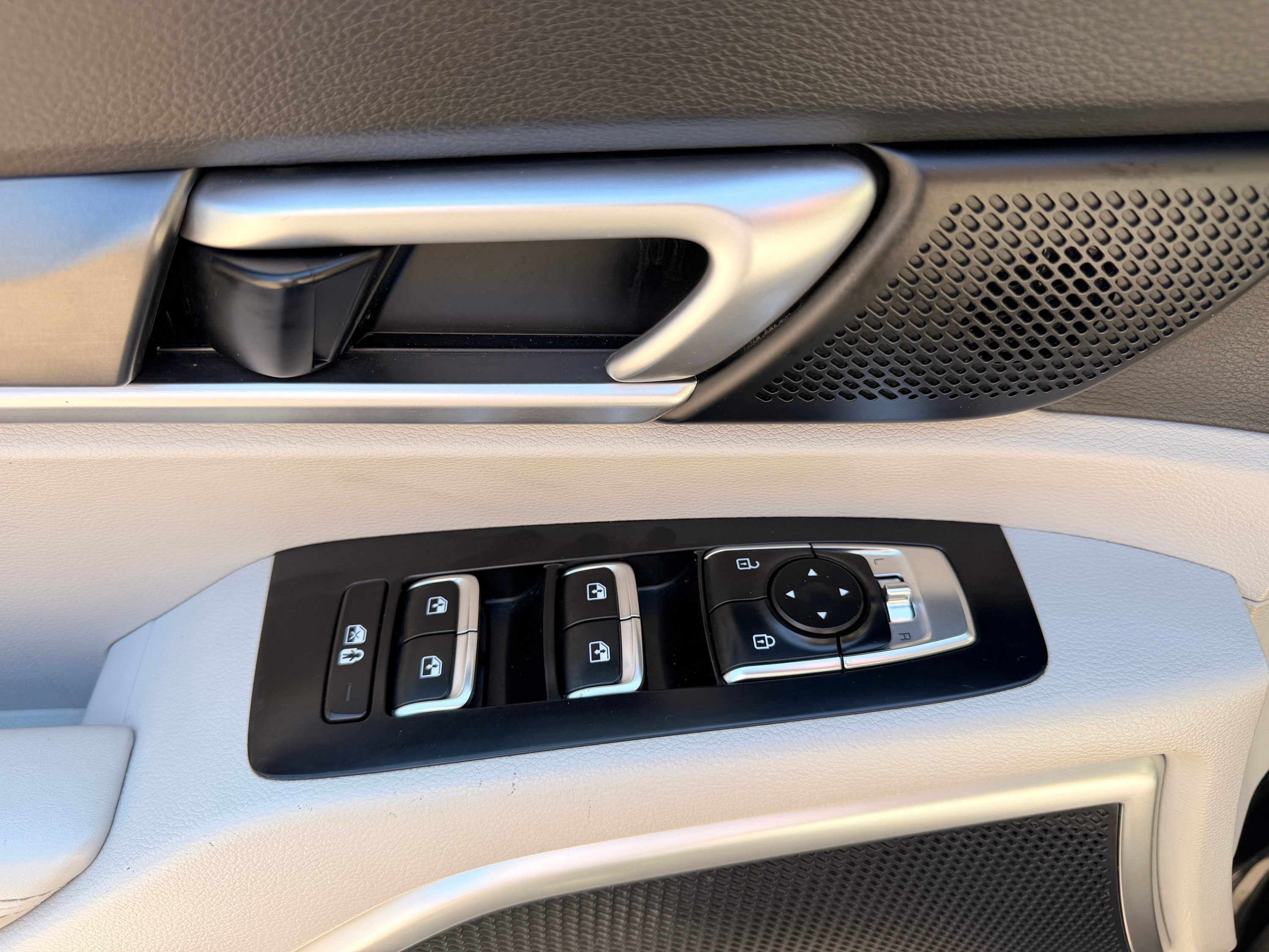 Used 2022 Kia Telluride S AWD/4WD image 12