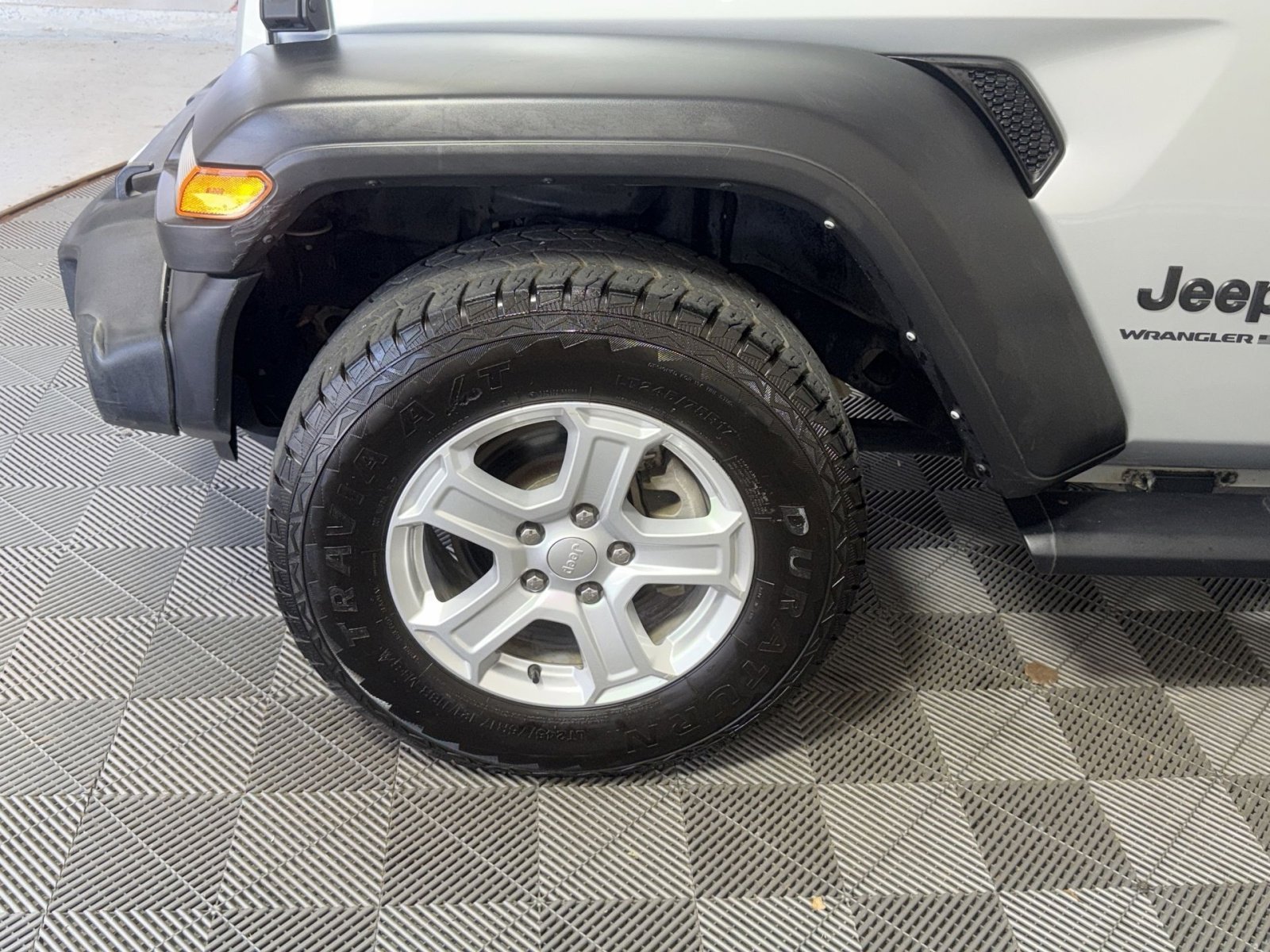 Used 2023 Jeep Wrangler Sport S image 12