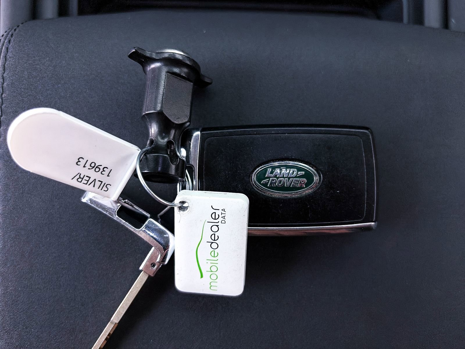 Used 2023 Land Rover Defender 110 SE AWD/4WD image 31