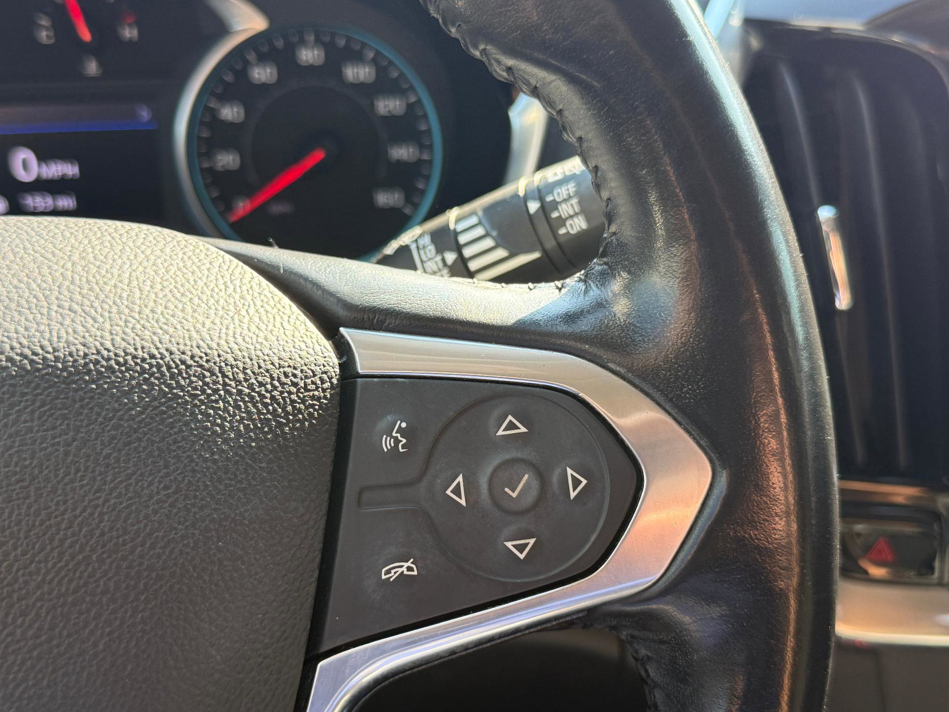 Used 2020 Chevrolet Traverse LT image 13