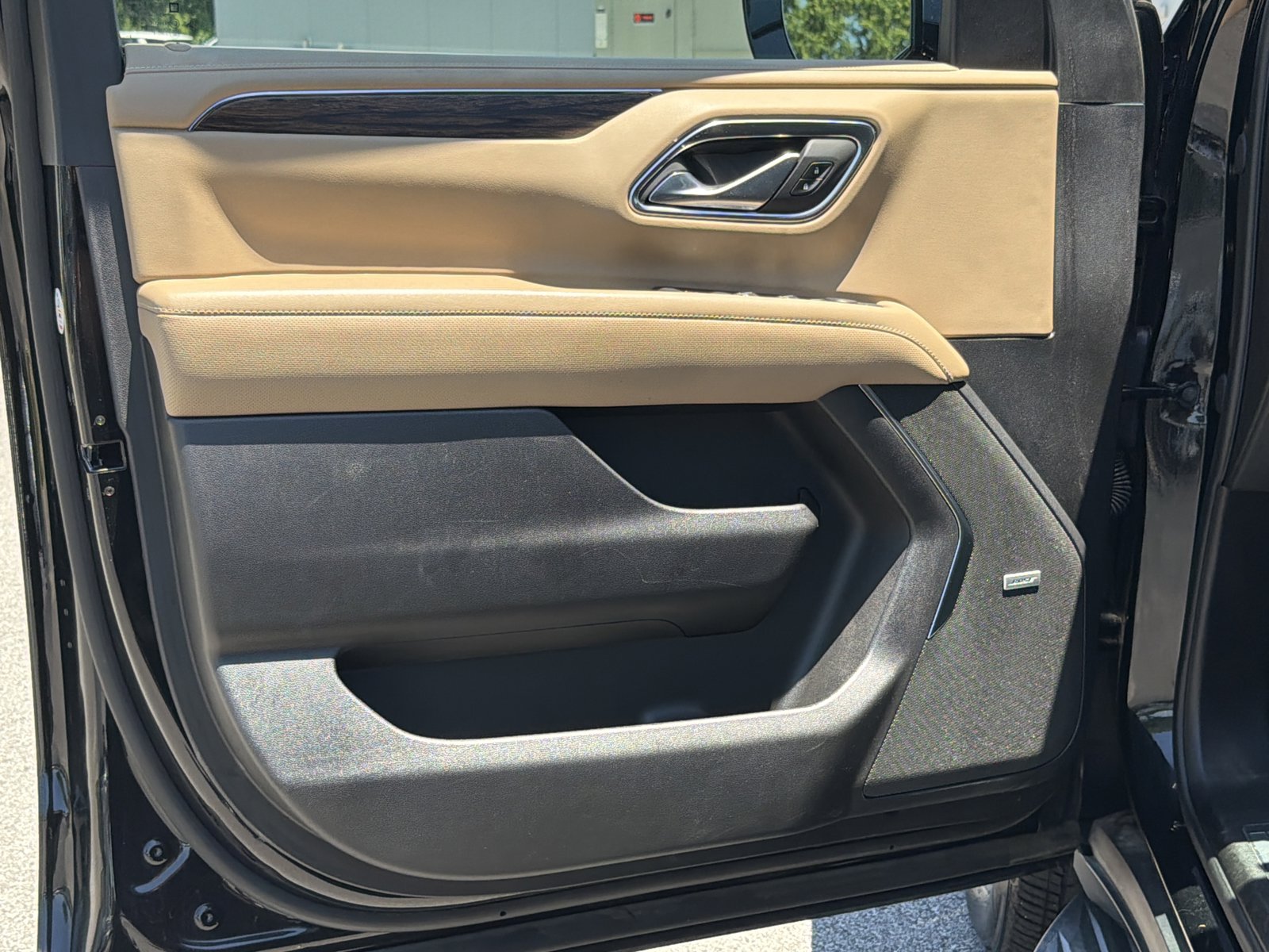 Used 2024 Chevrolet Suburban Premier w/ Premium Package RWD image 16