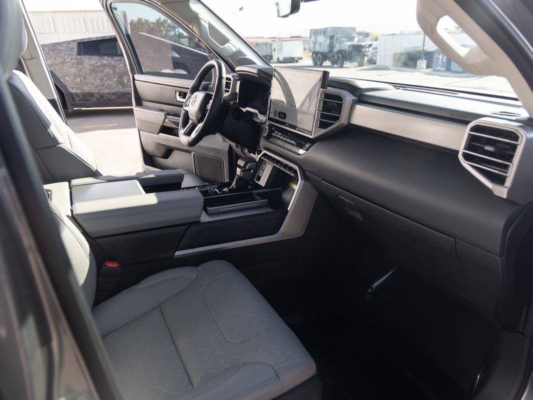 Used 2024 Toyota Sequoia Limited AWD/4WD image 24