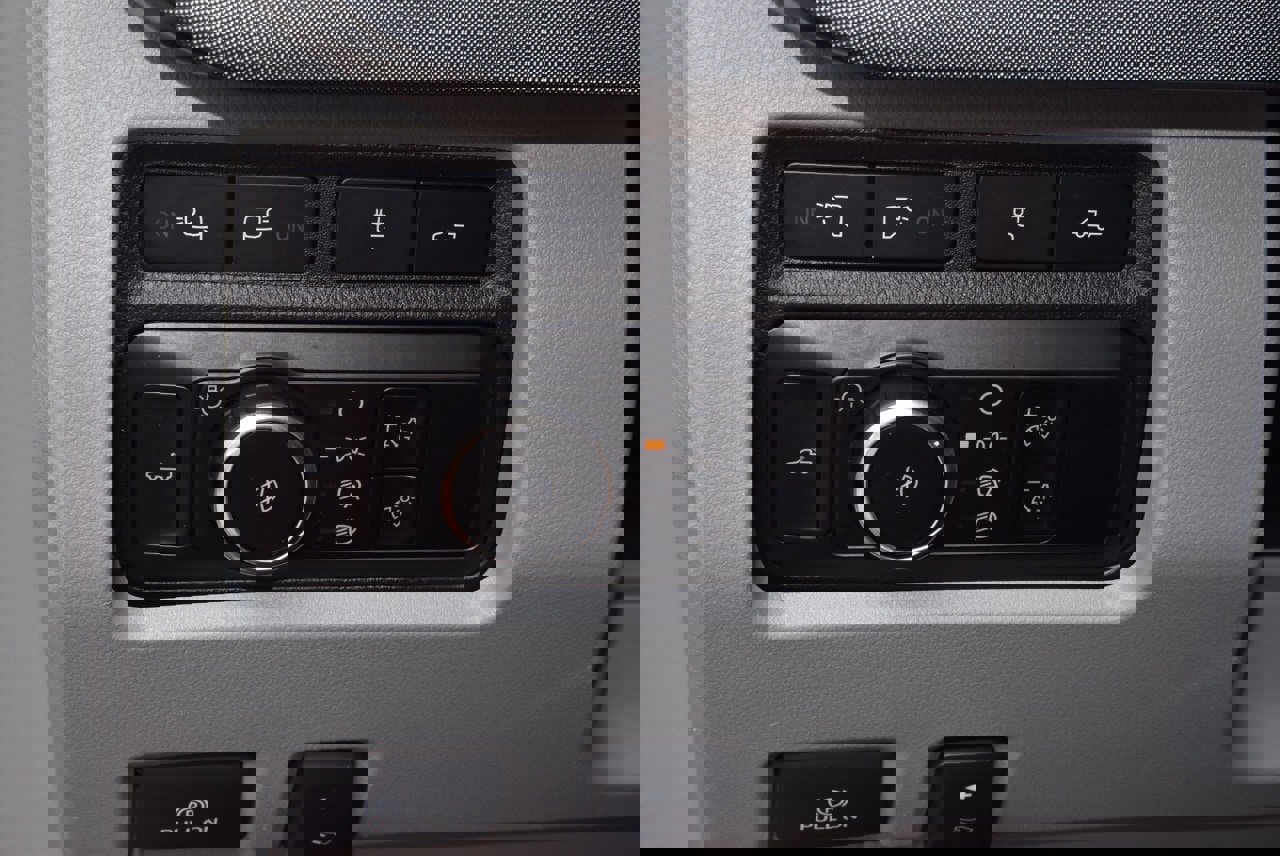 Used 2024 Ford F350 Limited image 31