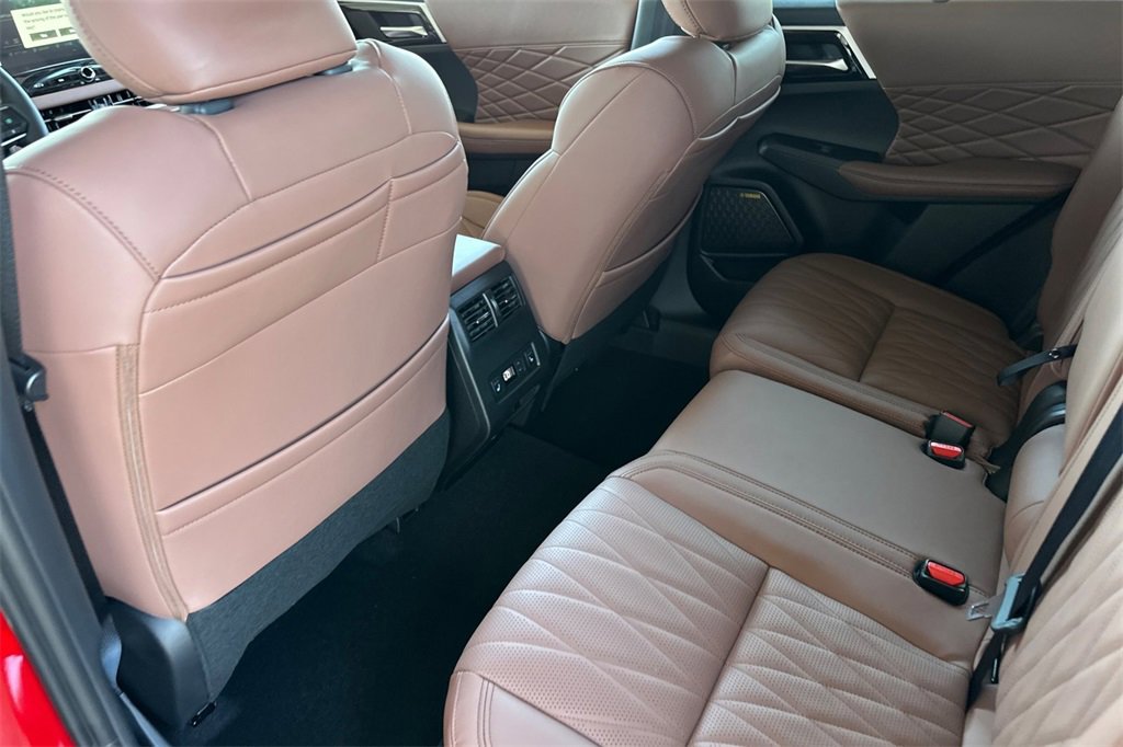 New 2025 Mitsubishi Outlander SEL image 13