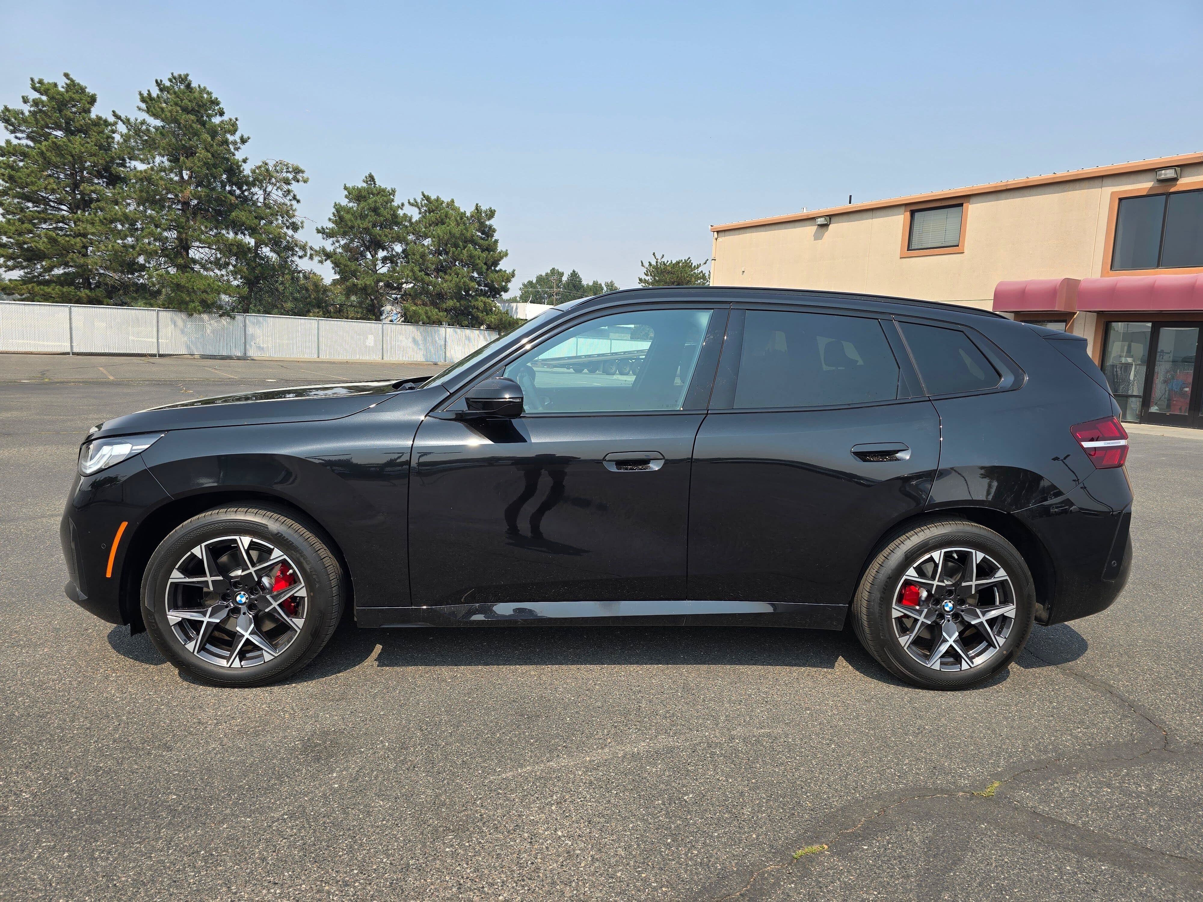 Certified 2026 BMW X3 xDrive30i w/ M Sport Package AWD/4WD image 3