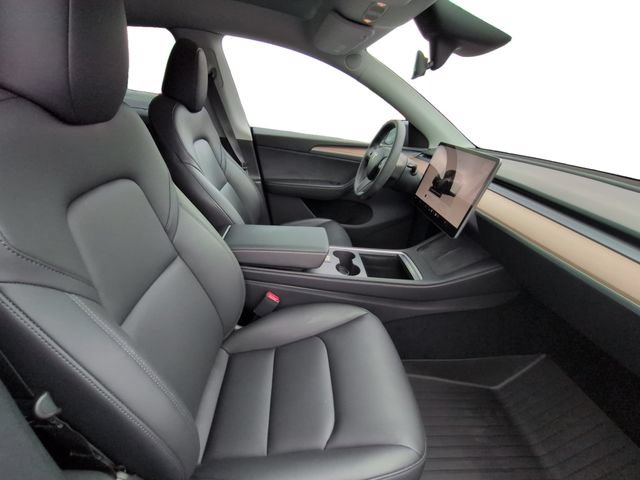 Used 2023 Tesla Model Y Long Range AWD/4WD image 23