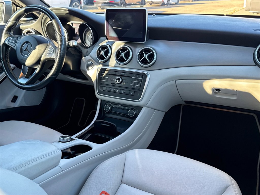 Used 2015 Mercedes-Benz CLA 250 4MATIC image 7