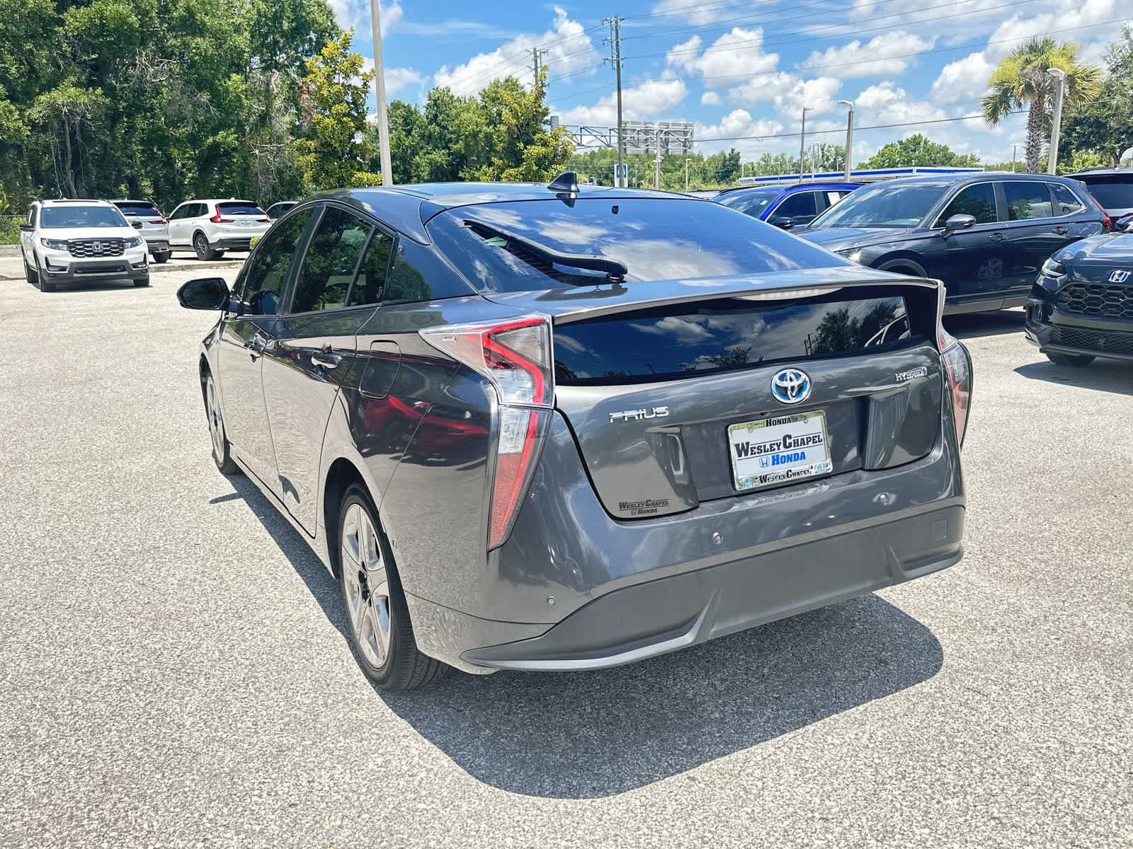Used 2018 Toyota Prius Three Touring FWD image 4