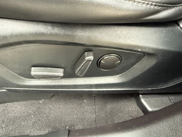 Used 2022 Ford Explorer XLT w/ Equipment Group 202A image 22