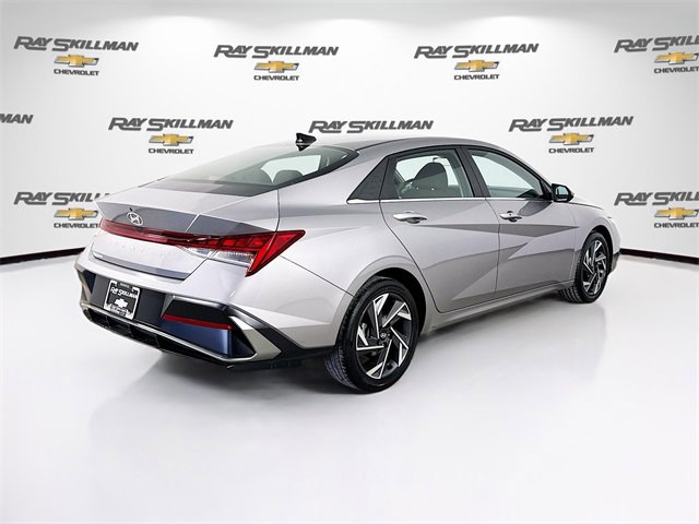 Used 2025 Hyundai Elantra SEL image 7