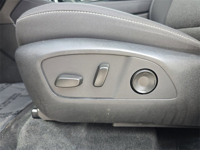 Used 2024 Chevrolet Traverse LT image 17
