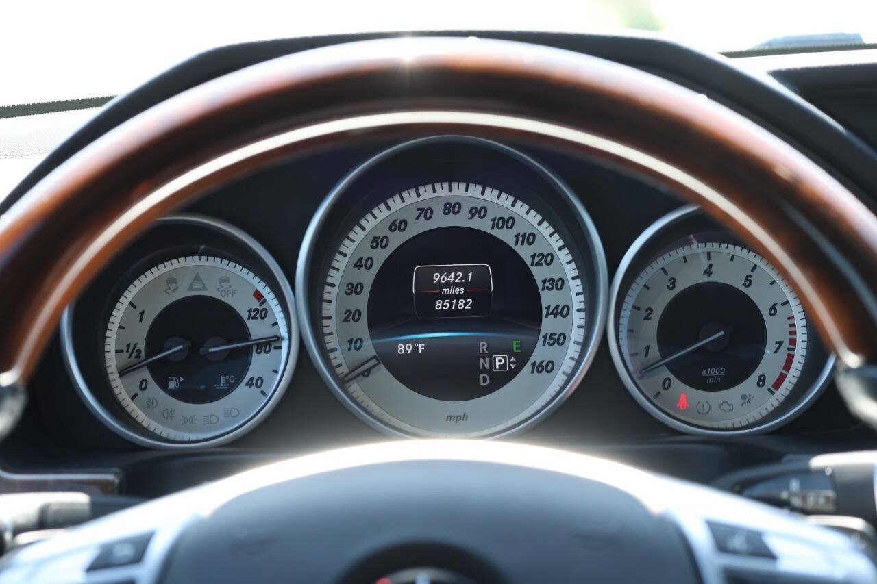 Used 2016 Mercedes-Benz E 350 4MATIC Sedan image 19