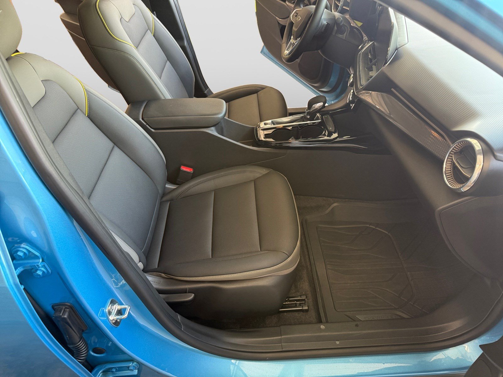 Used 2025 Chevrolet Trax ACTIV w/ Driver Confidence Package FWD image 12