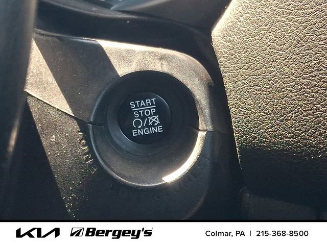 Used 2016 Jeep Renegade Latitude AWD/4WD image 26