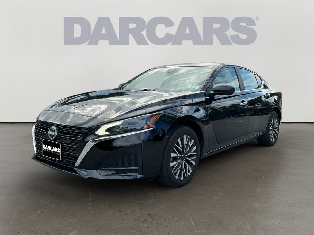 Used 2025 Nissan Altima 2.5 SV AWD/4WD image 3