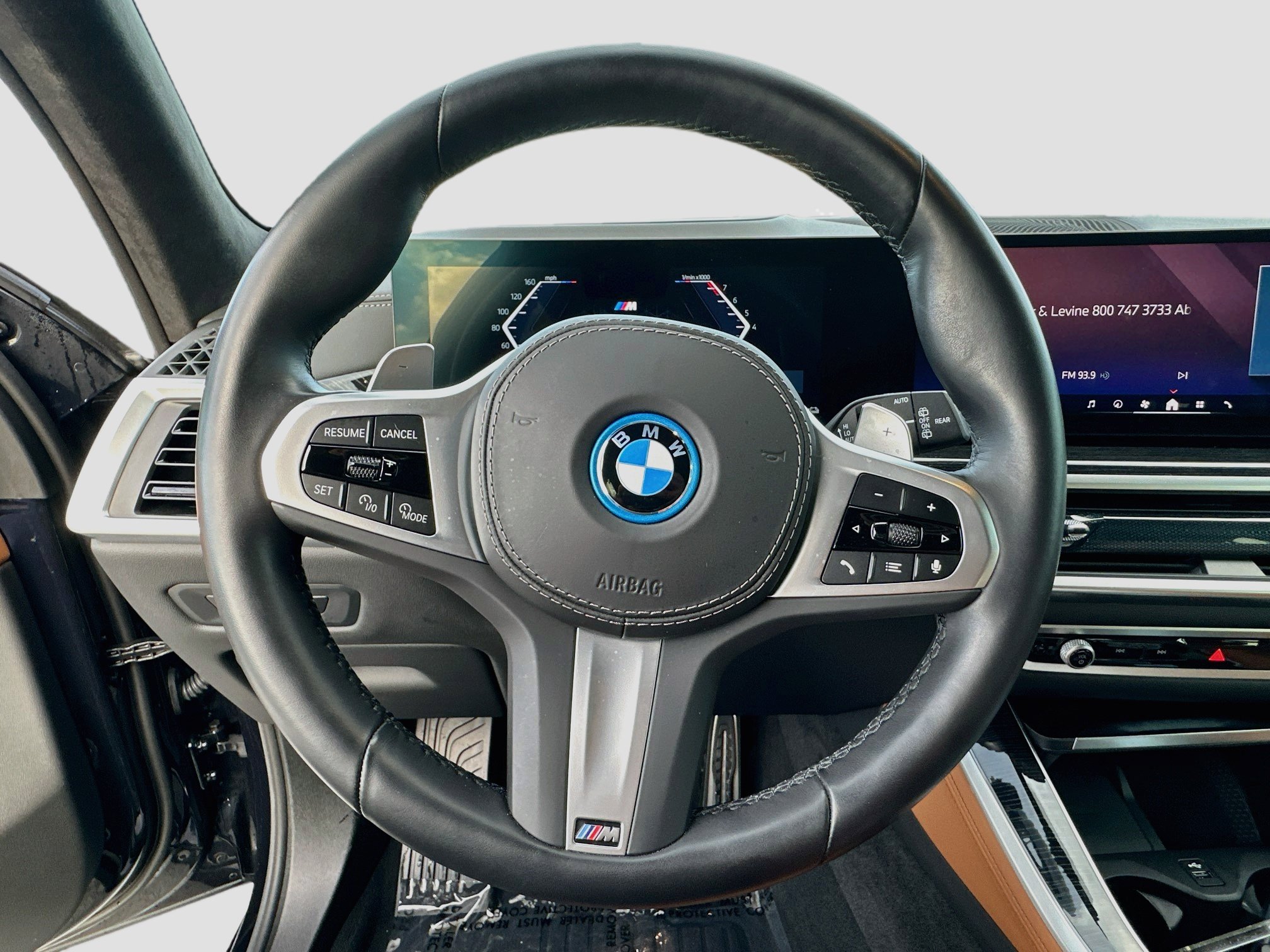 Certified 2025 BMW X5 xDrive50e w/ Executive Package AWD/4WD image 11