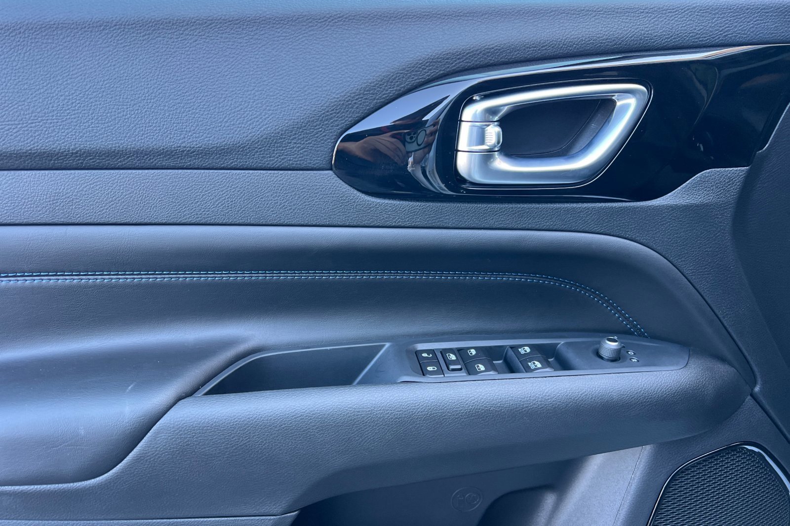 New 2026 Jeep Compass Latitude image 11