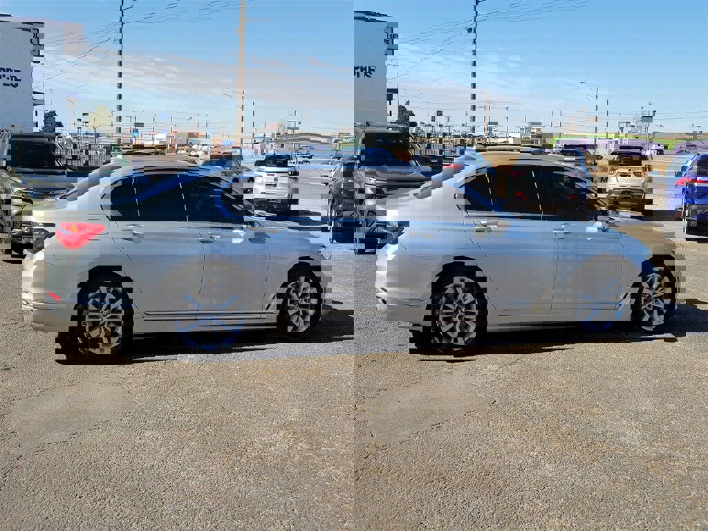 Used 2019 BMW 740i xDrive w/ Executive Package image 8