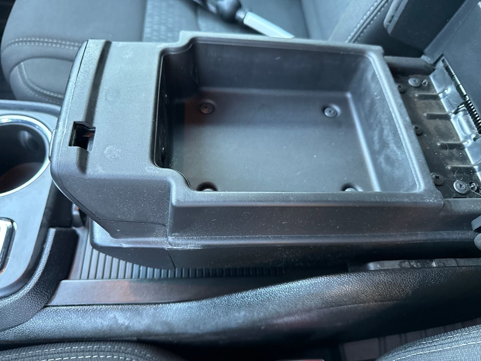 Used 2015 GMC Acadia SLE image 26