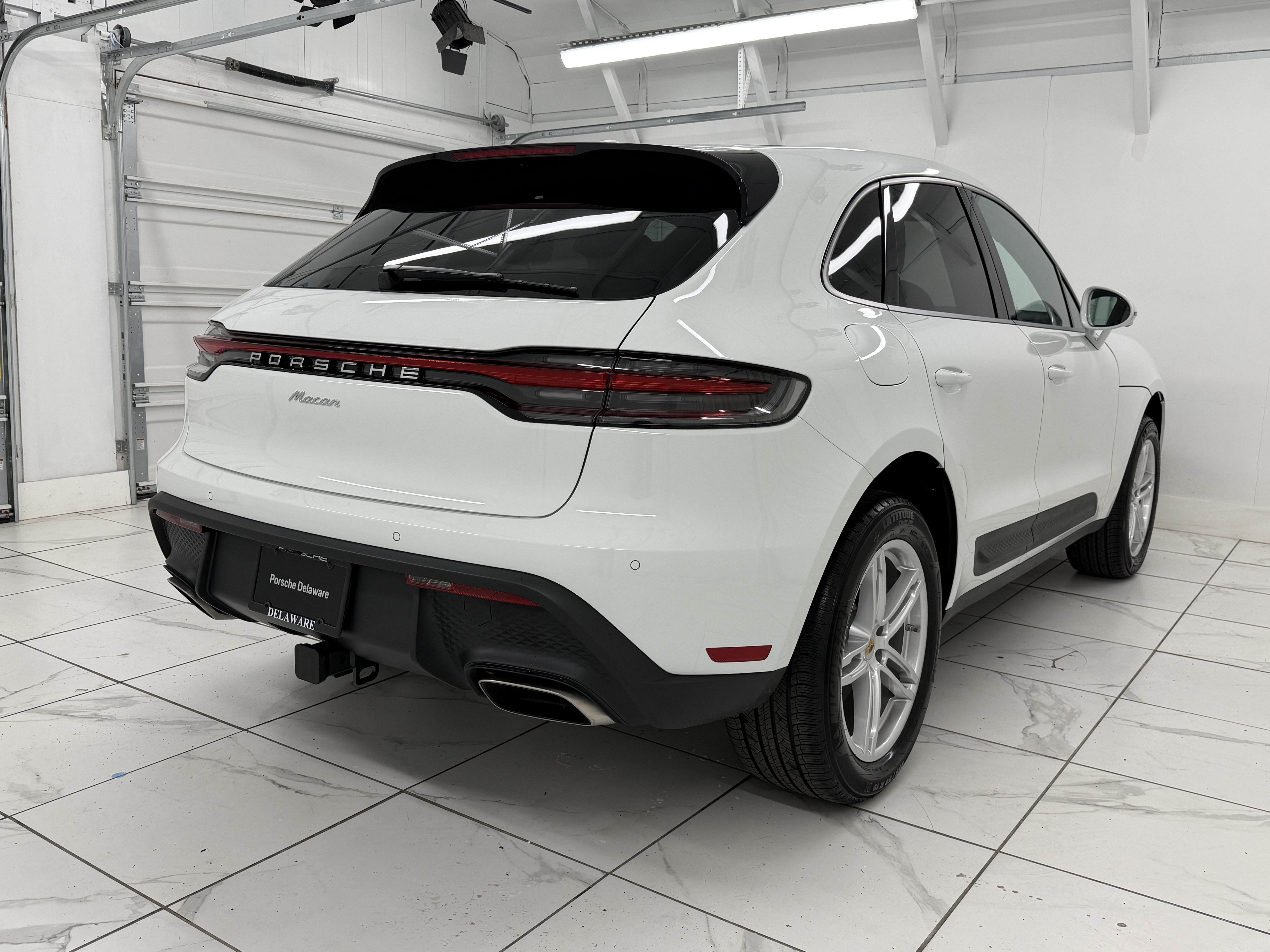Certified 2026 Porsche Macan AWD/4WD image 12