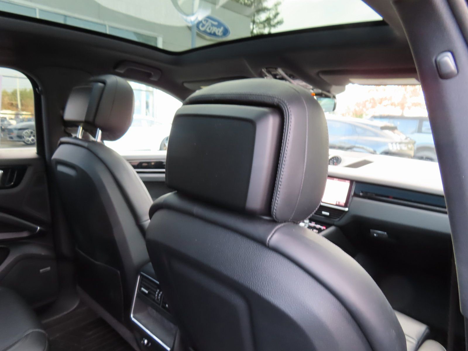 Used 2021 Porsche Cayenne Coupe image 33