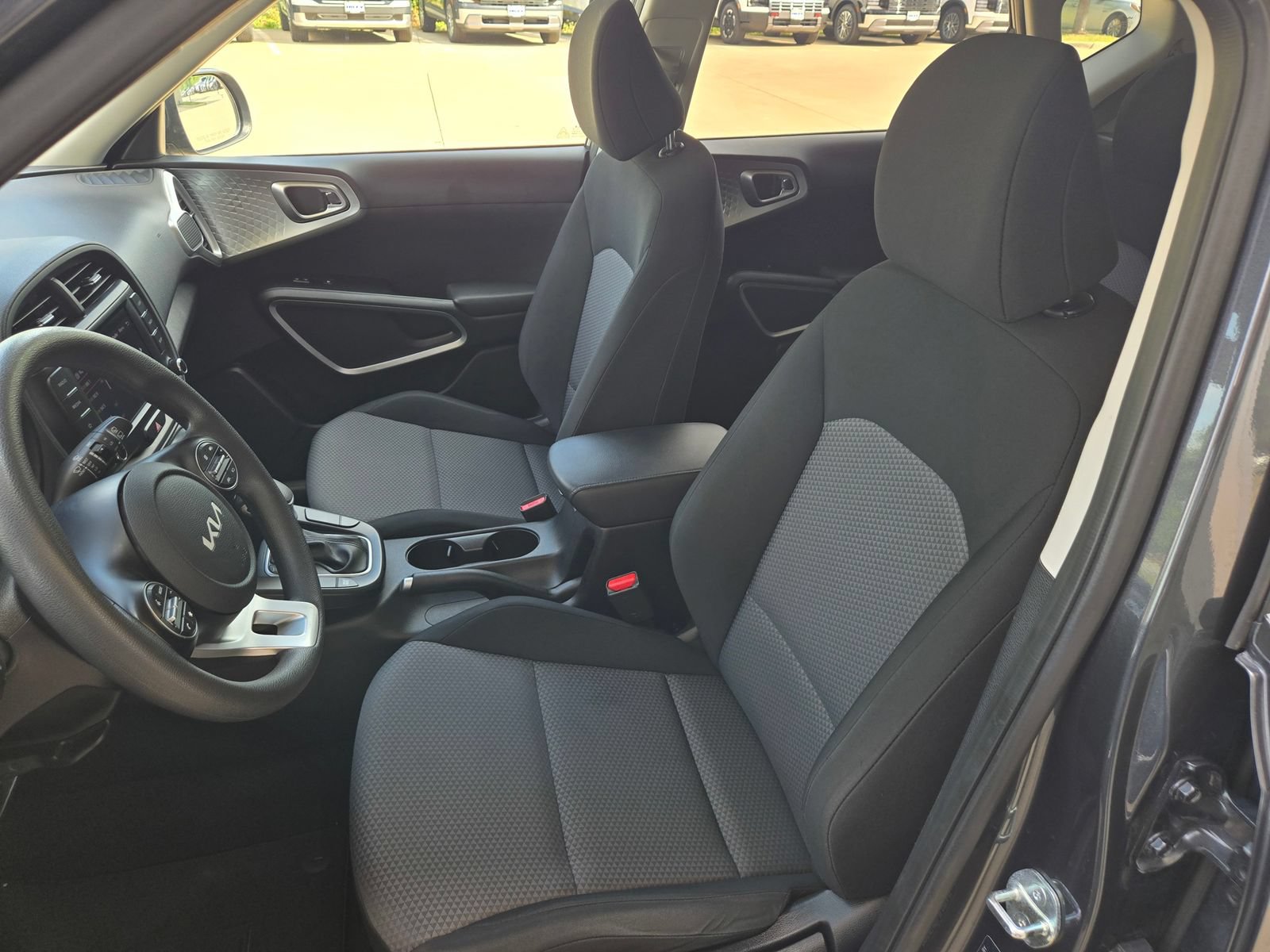 Used 2023 Kia Soul LX w/ Option Group 015 FWD image 21
