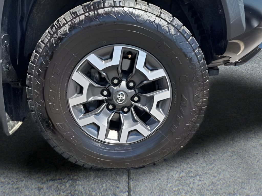 Used 2023 Toyota Tacoma TRD Off-Road AWD/4WD image 10