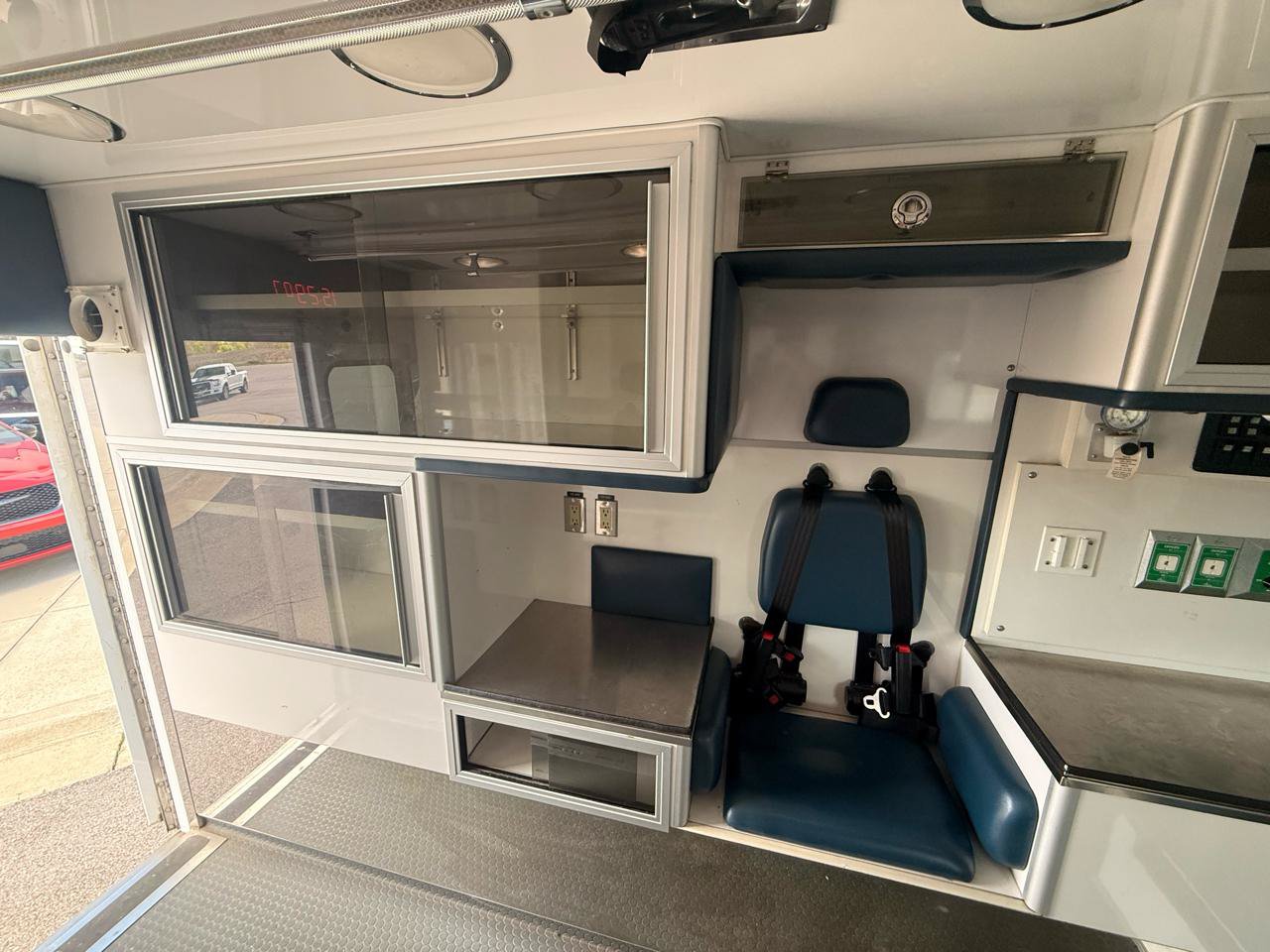 Used 2017 Ford E-450 and Econoline 450 Super Duty w/ Ambulance Prep Package RWD image 11