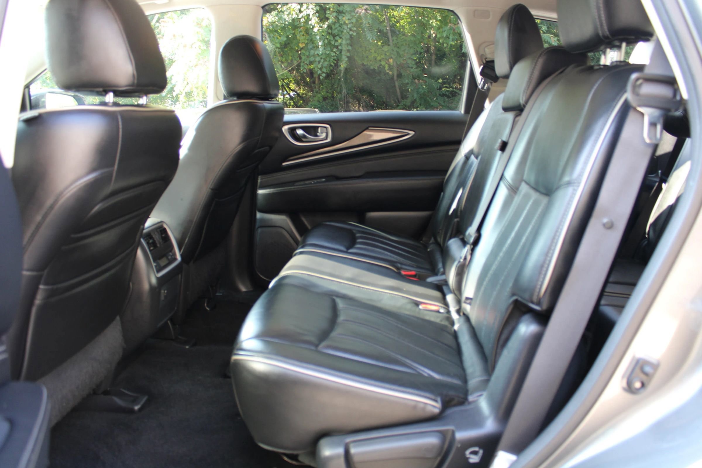 Used 2017 INFINITI QX60 AWD w/ Premium Plus Package image 18