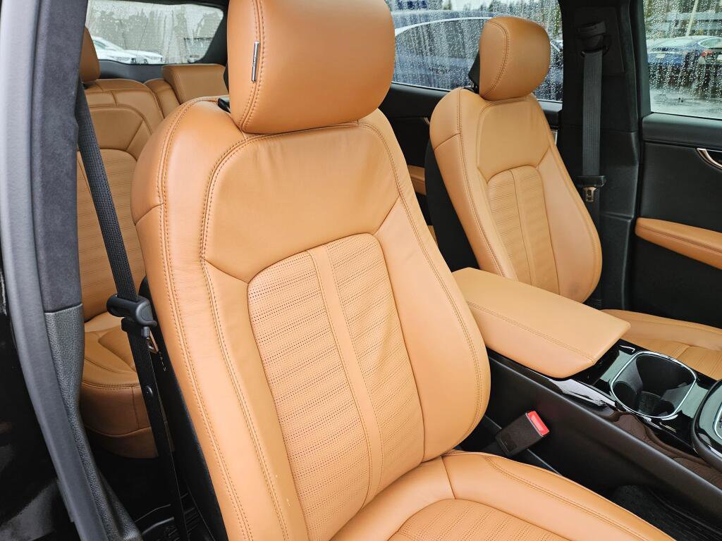 Used 2023 Lincoln Nautilus Black Label w/ Class II Trailer Tow Package image 13