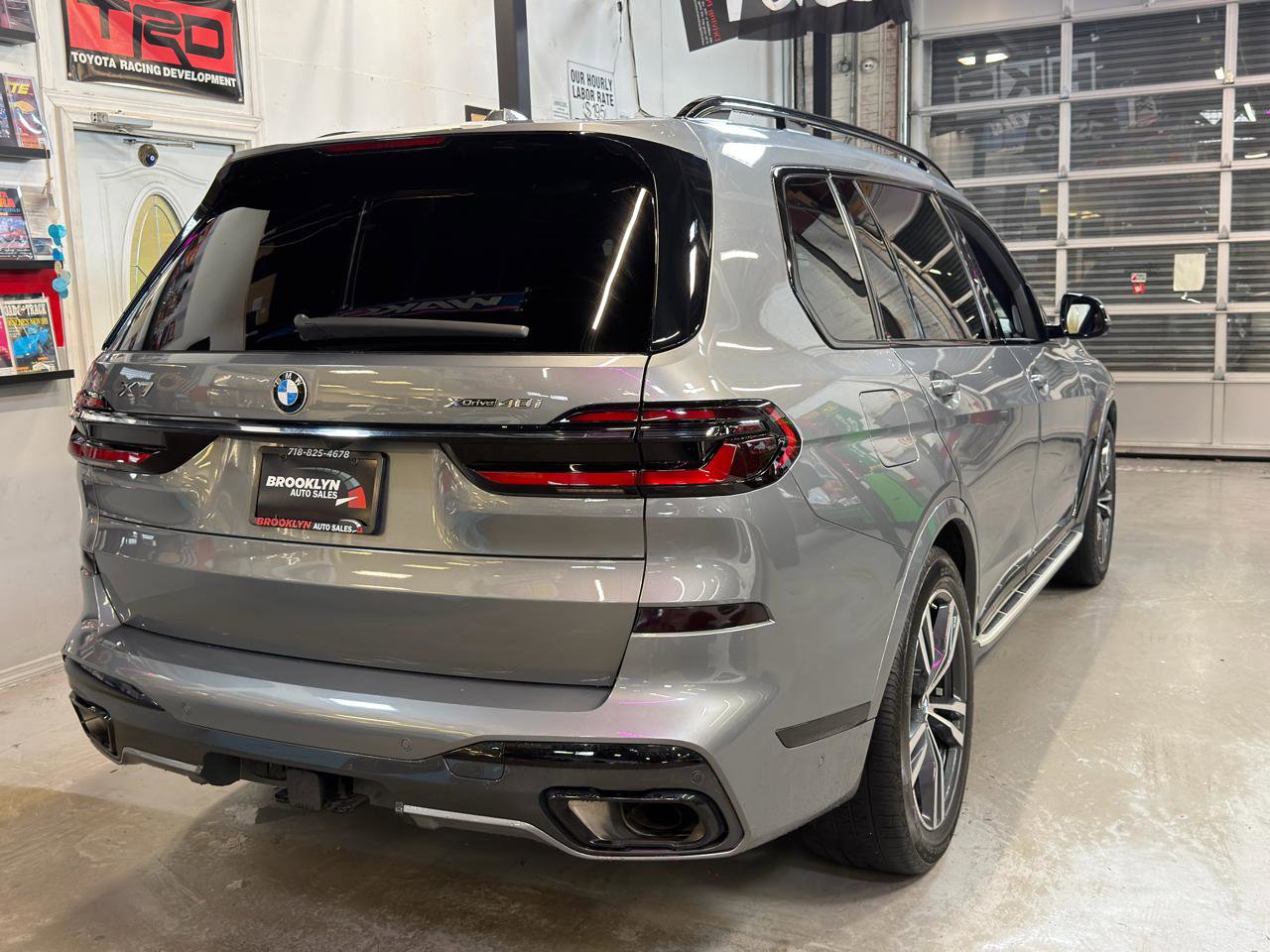 Used 2023 BMW X7 xDrive40i w/ Executive Package AWD/4WD image 6