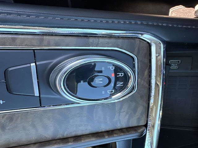 Used 2020 Ford Expedition Platinum image 18