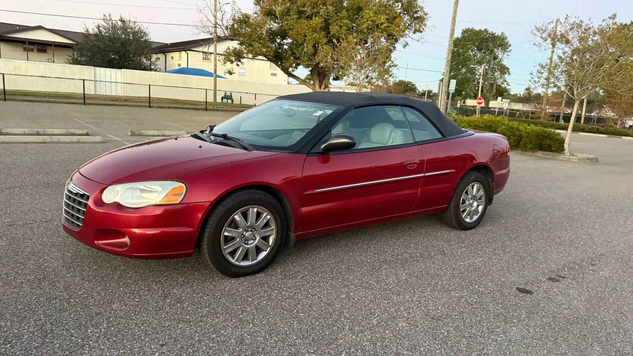 Used 2006 Chrysler Sebring Limited image 2