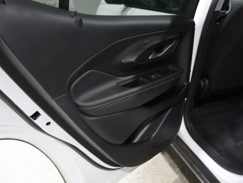 Used 2024 GMC Terrain SLE image 16
