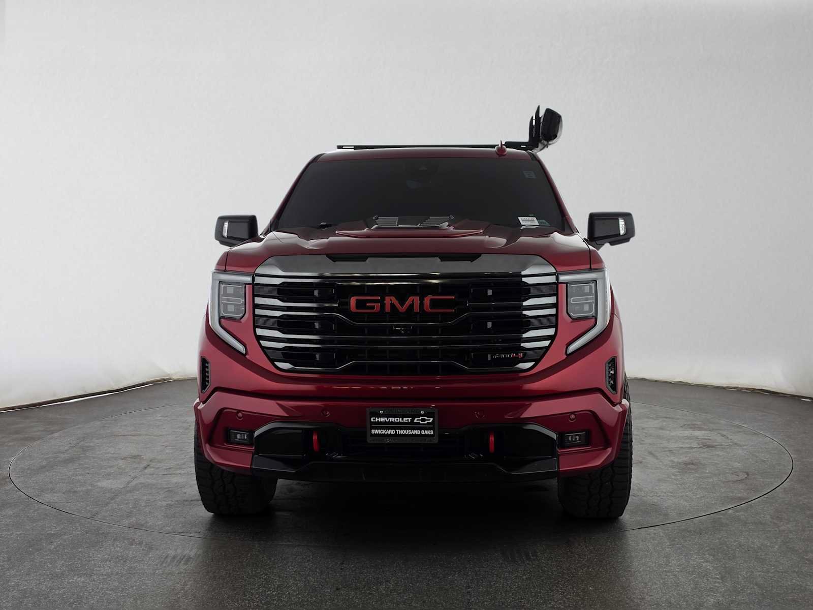 Used 2024 GMC Sierra 1500 AT4 w/ Technology Package AWD/4WD image 8