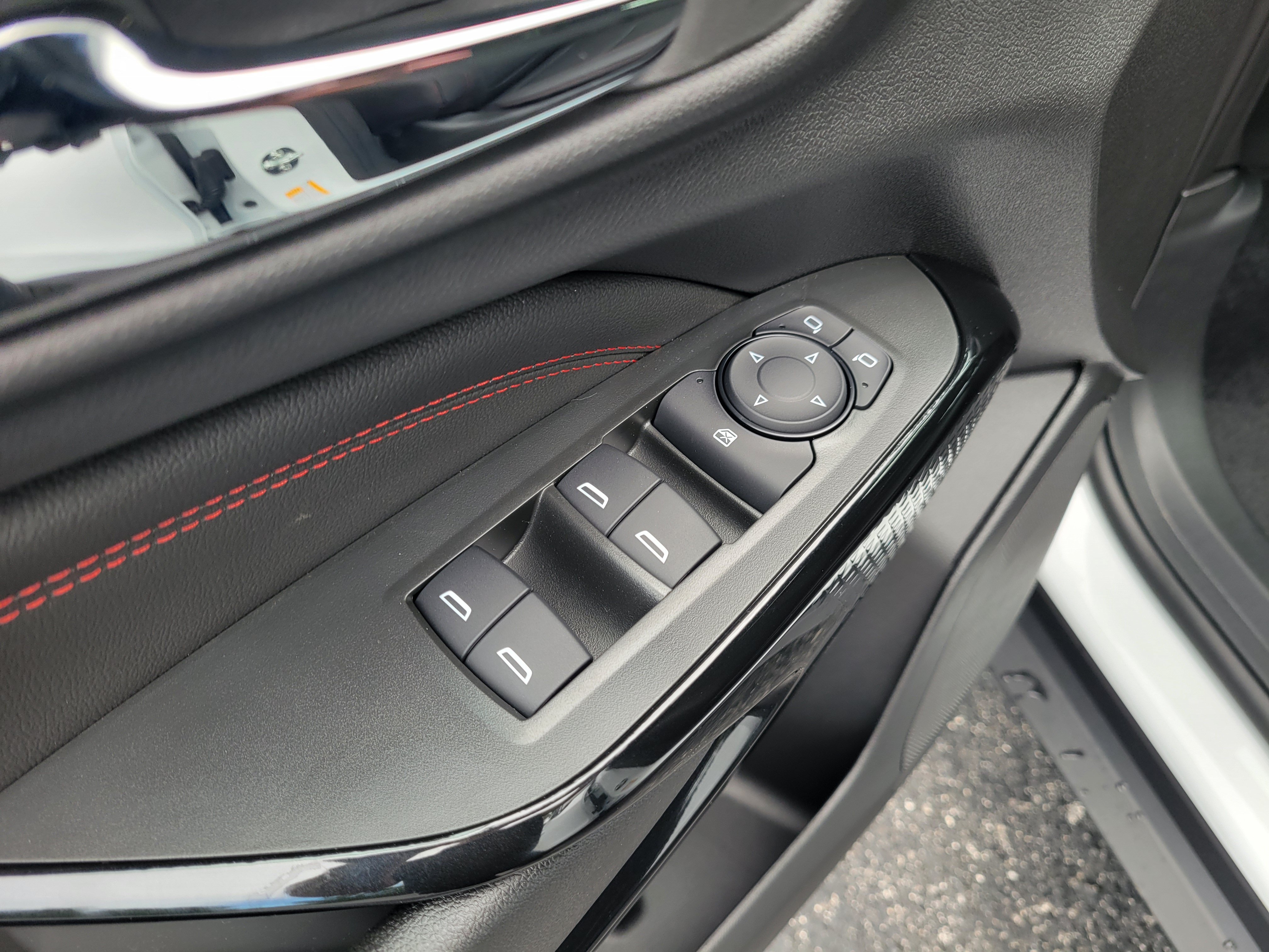 New 2026 Chevrolet Trax RS w/ Driver Confidence Package FWD image 24