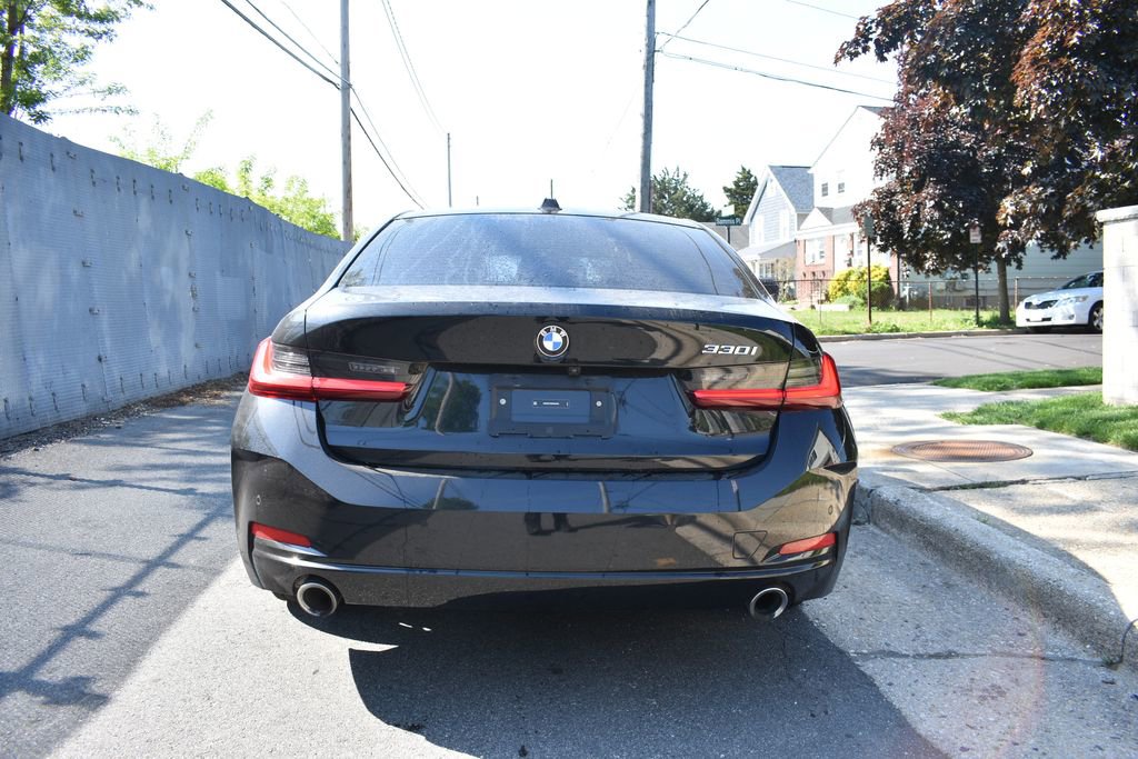 Used 2024 BMW 330i Sedan w/ Convenience Package RWD image 6